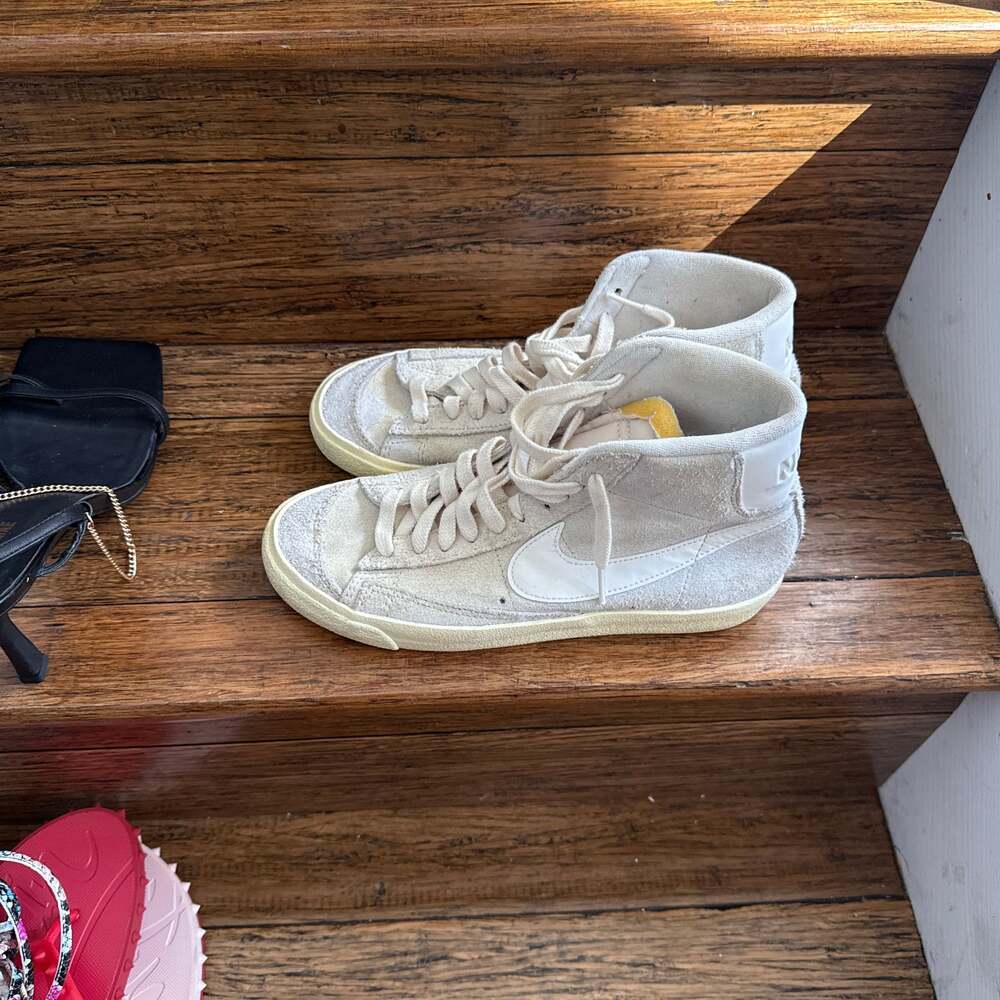 Nike Blazer Mid '77 Vintage Suede Sneakers, Off-White Sail, Size 8
